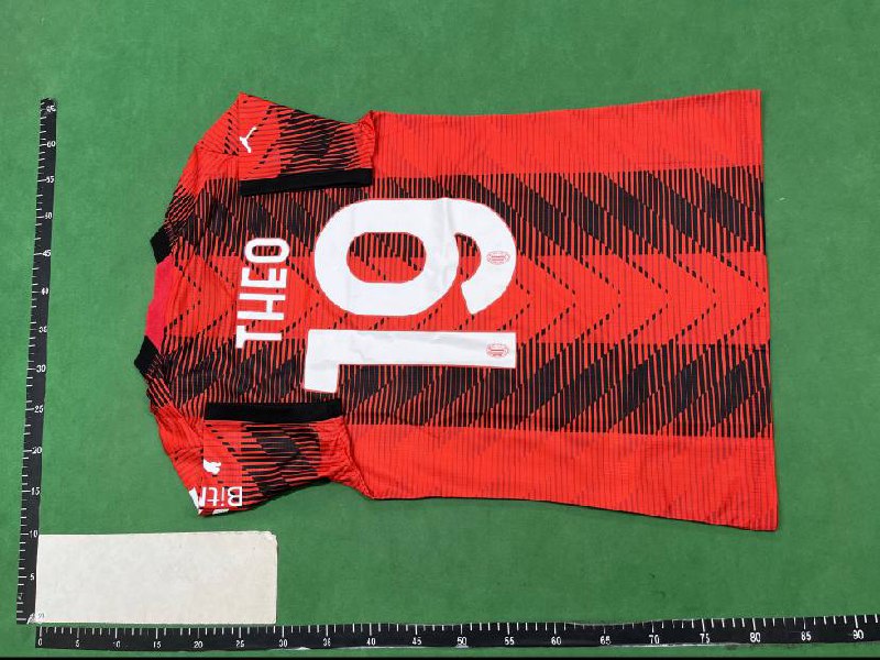 football T-shirt -2