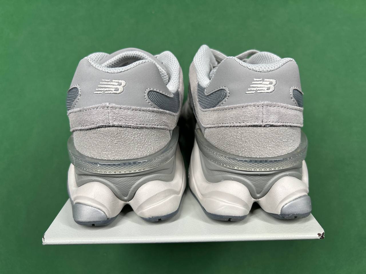 NEW BALANCE 9060                     -4