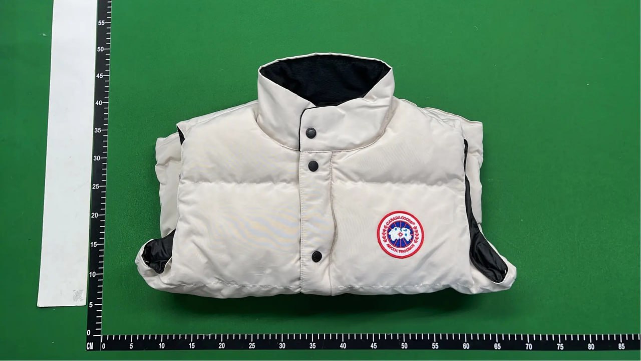 Canada Goose vest -4