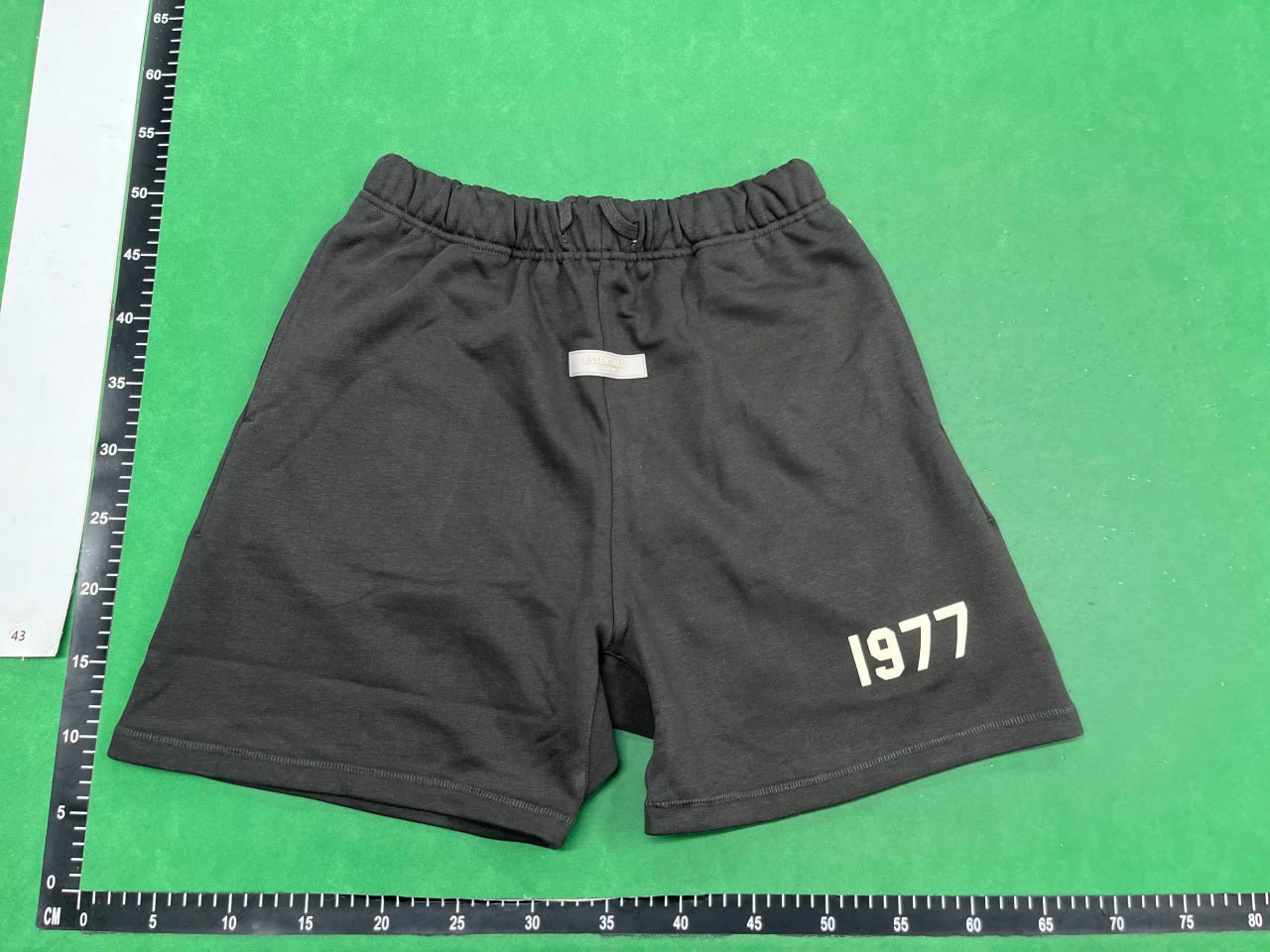 ESSENTIALS SHORTS -4