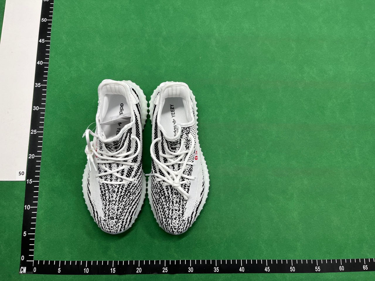  Adidas Yeezy Shoes  -2