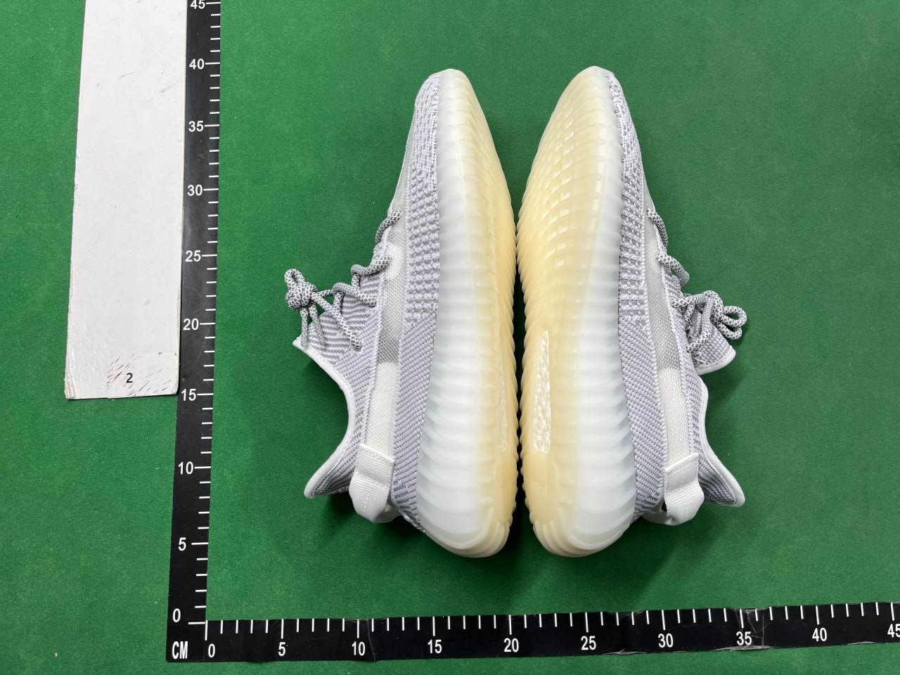  Adidas Yeezy Shoes  -4