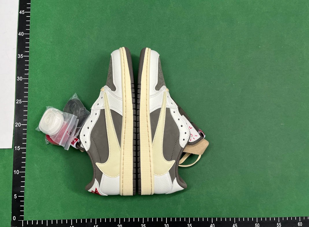 Jordan Air Jordan 1 Low  -4