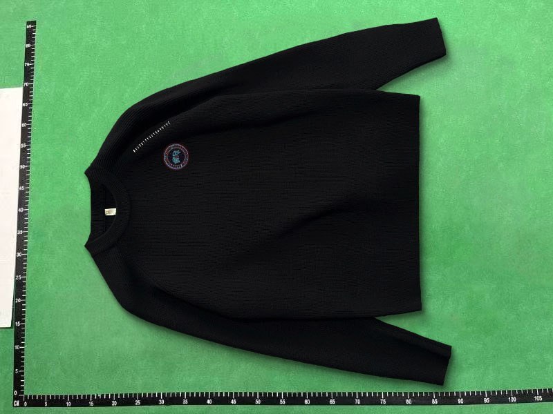  Canada Goose sweater  -3