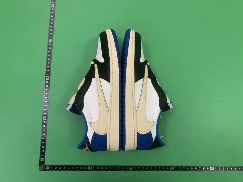  Nike Travis Scott x Air Jordan 1 AJ1 sneakers -2