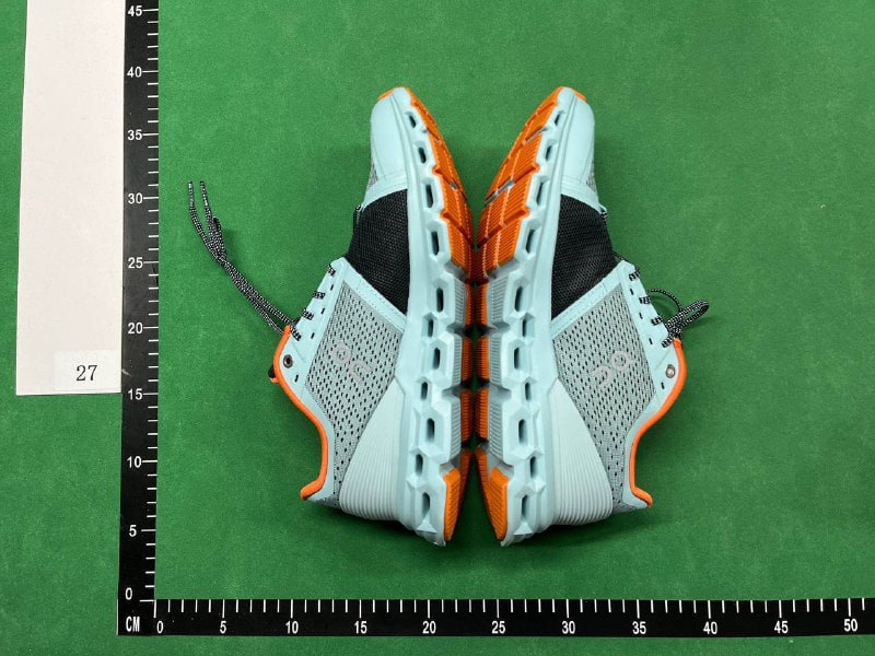 On clouds shoes -2