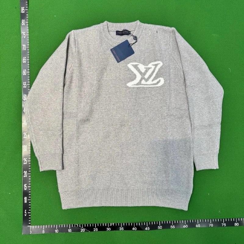 LV sweater -3