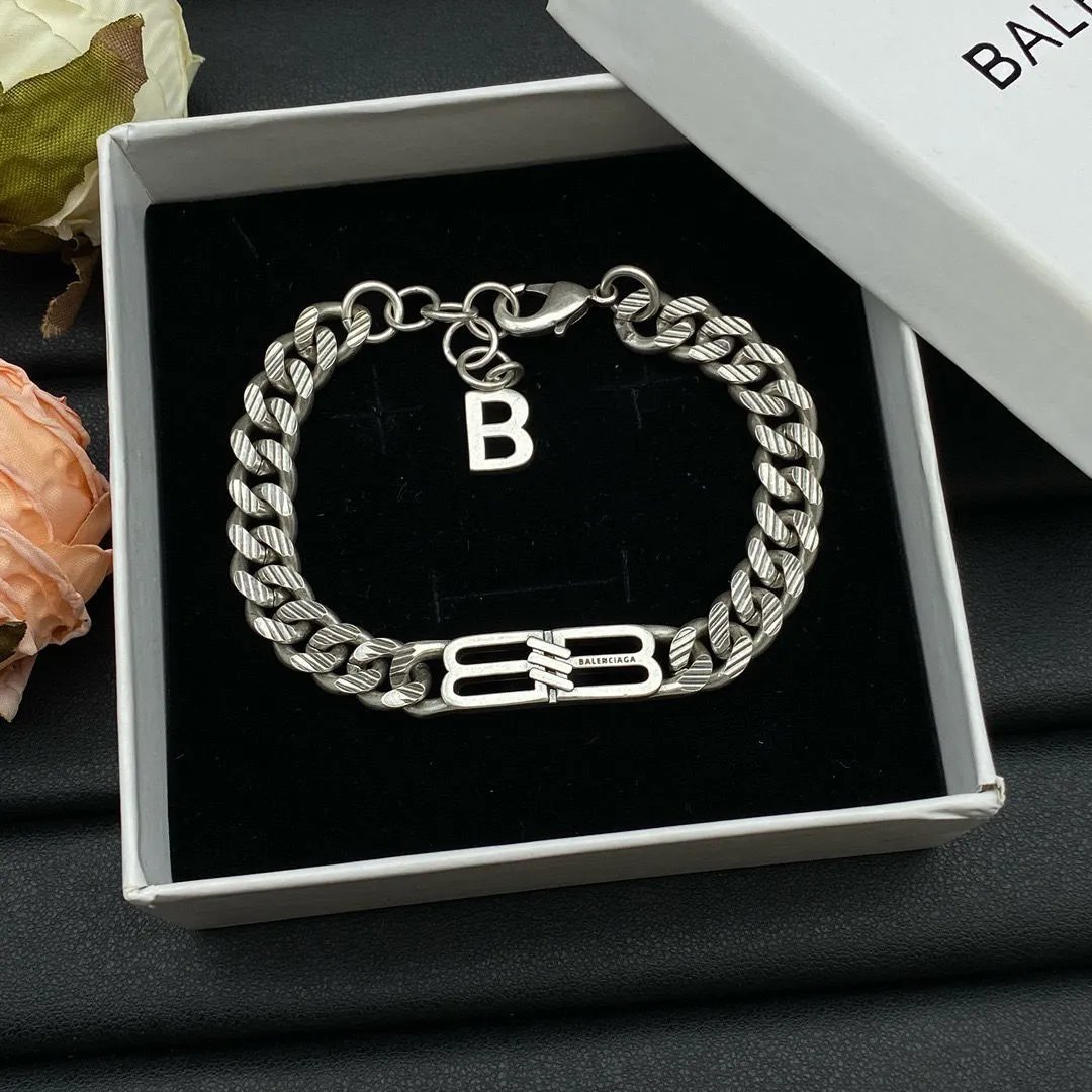  Balenciga Necklace -3