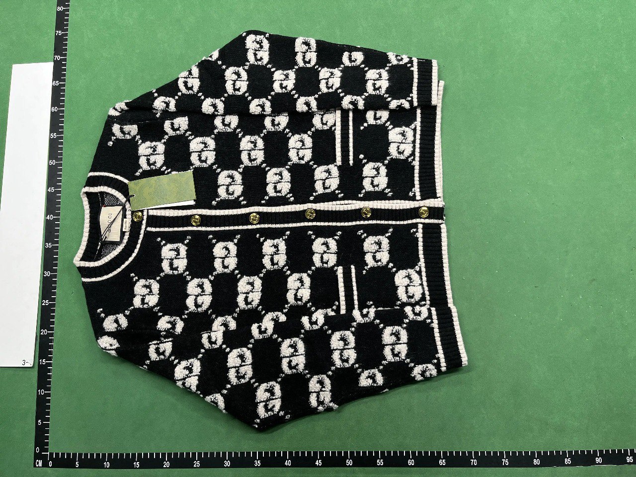 Gucci sweater   (40 CP) -2