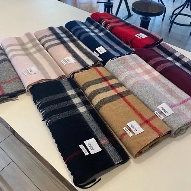 Burberry Scarf 