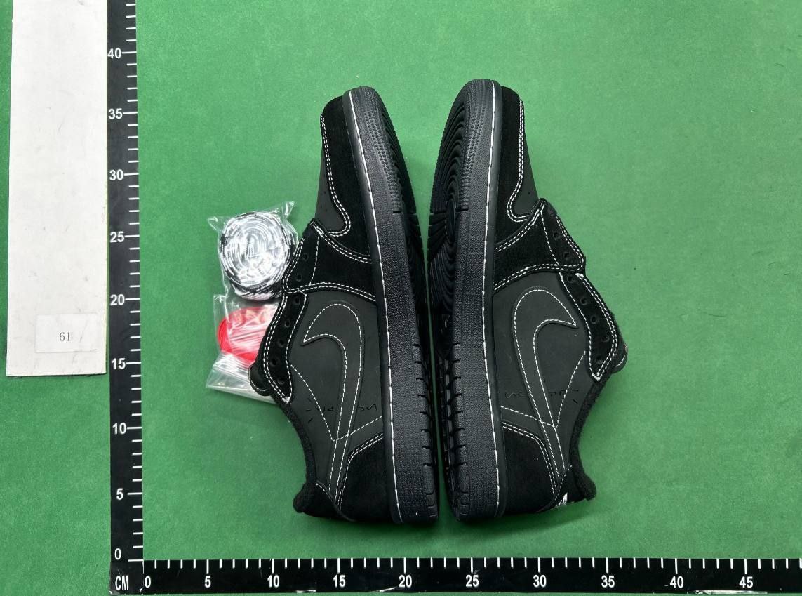 Travis Scott x Air Jordan 1 -3