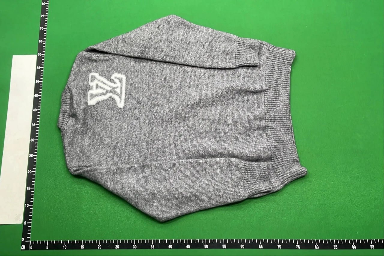 LV sweater -4