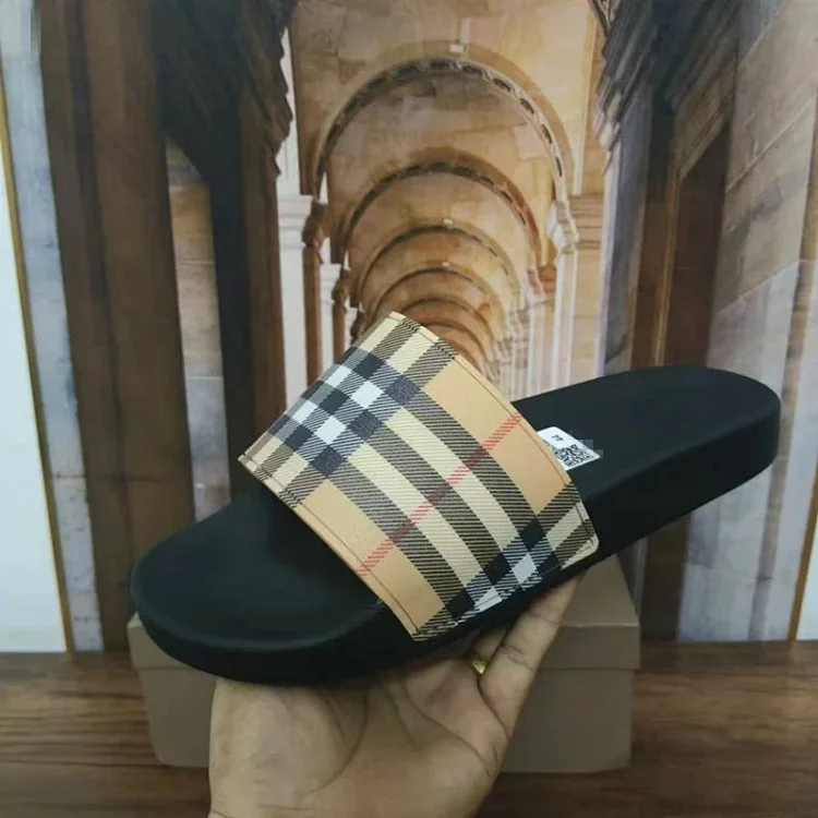 Burberry Slides Tee