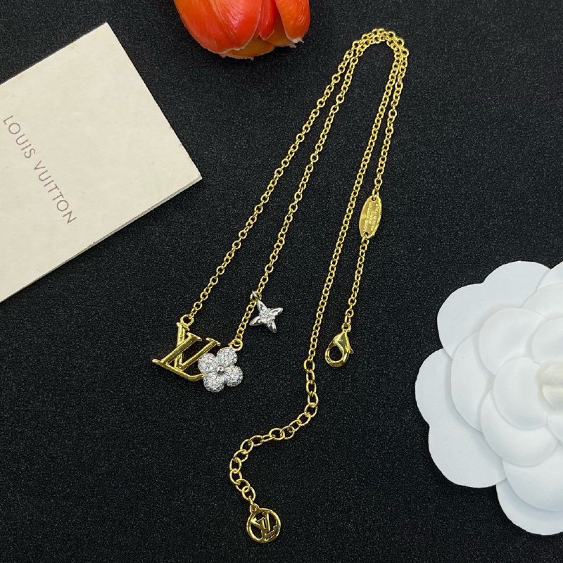 LV necklace -3