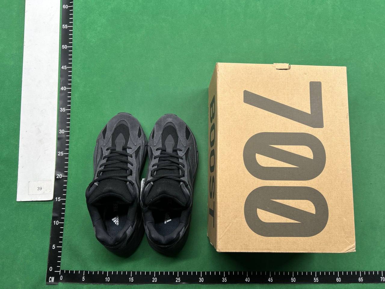 yezzy 700 -4