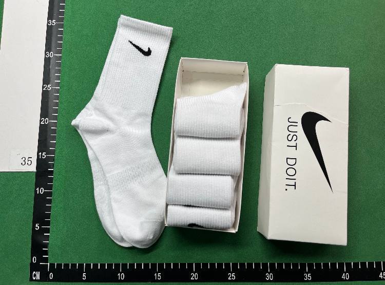 NIKE socks only need  -3
