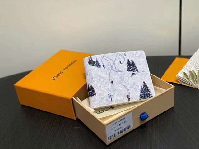 Louis Vuitton Wallet -3