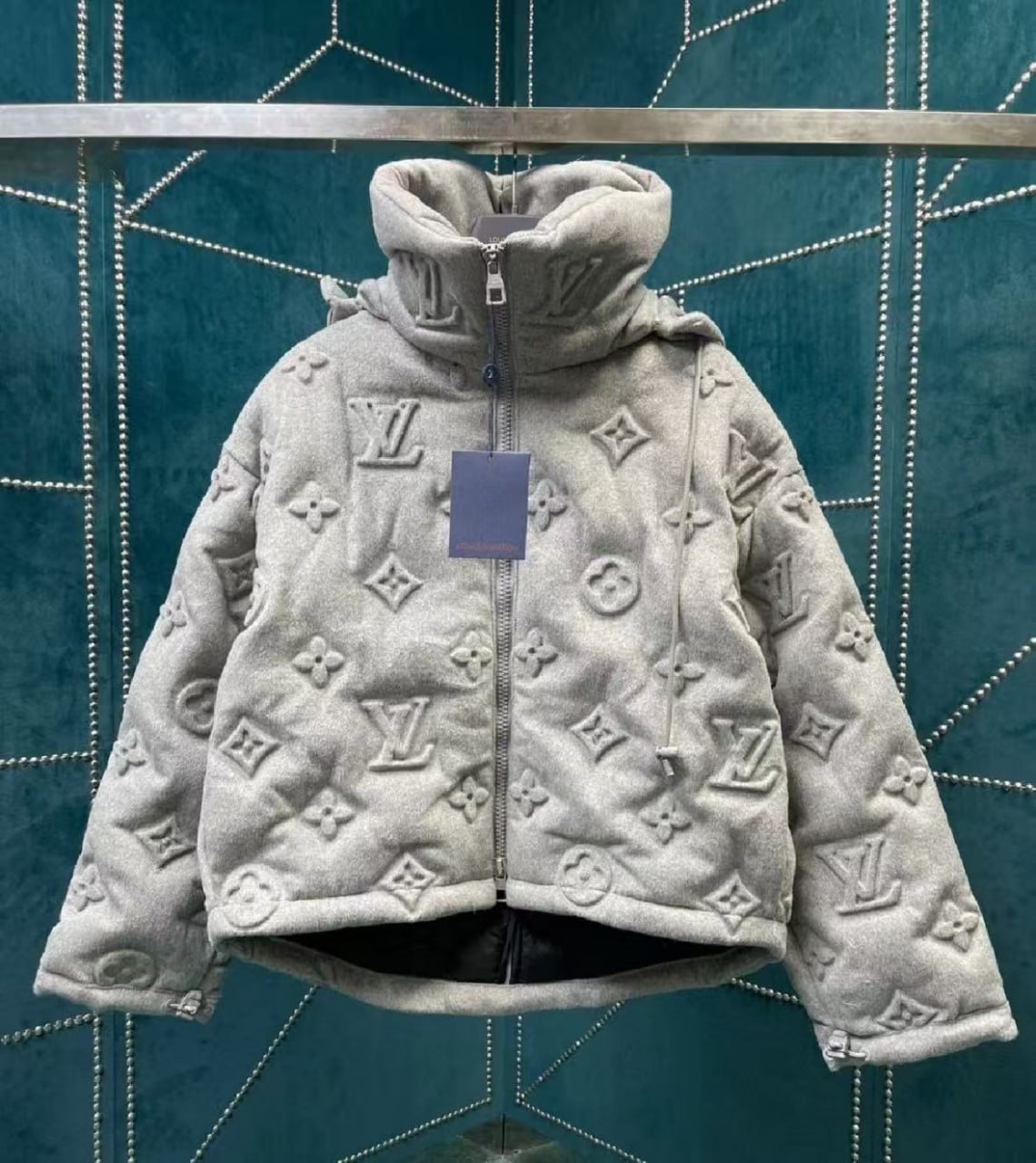 LV PRADA Balenclaga Down -3