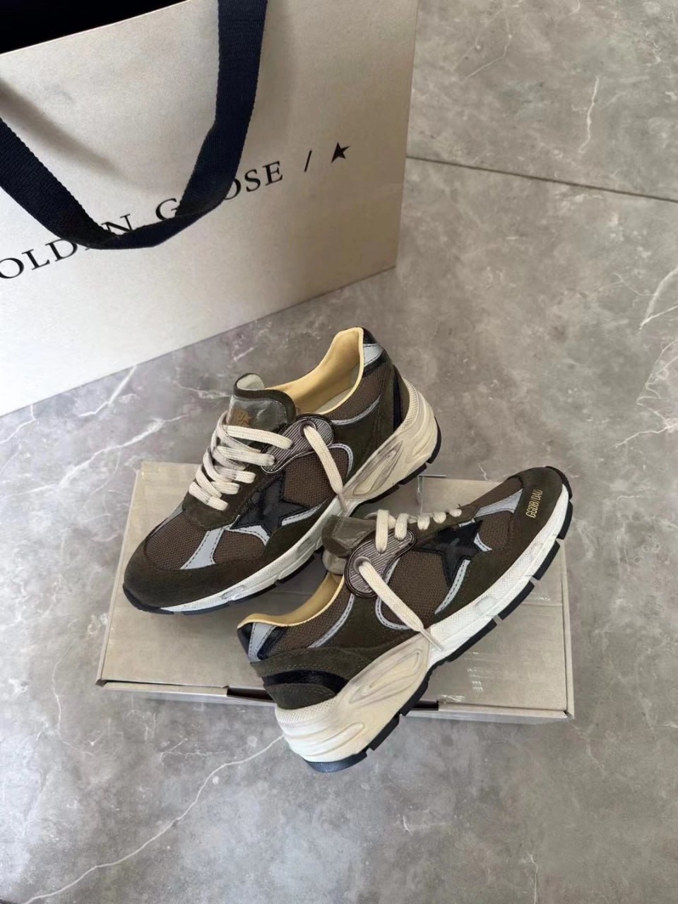 Golden goose running -3