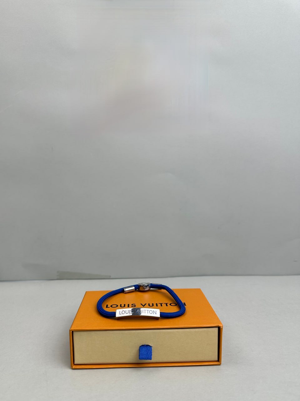 LV magnetic snap braceletLacoste Braceletspulsera Louis Vuitton -4