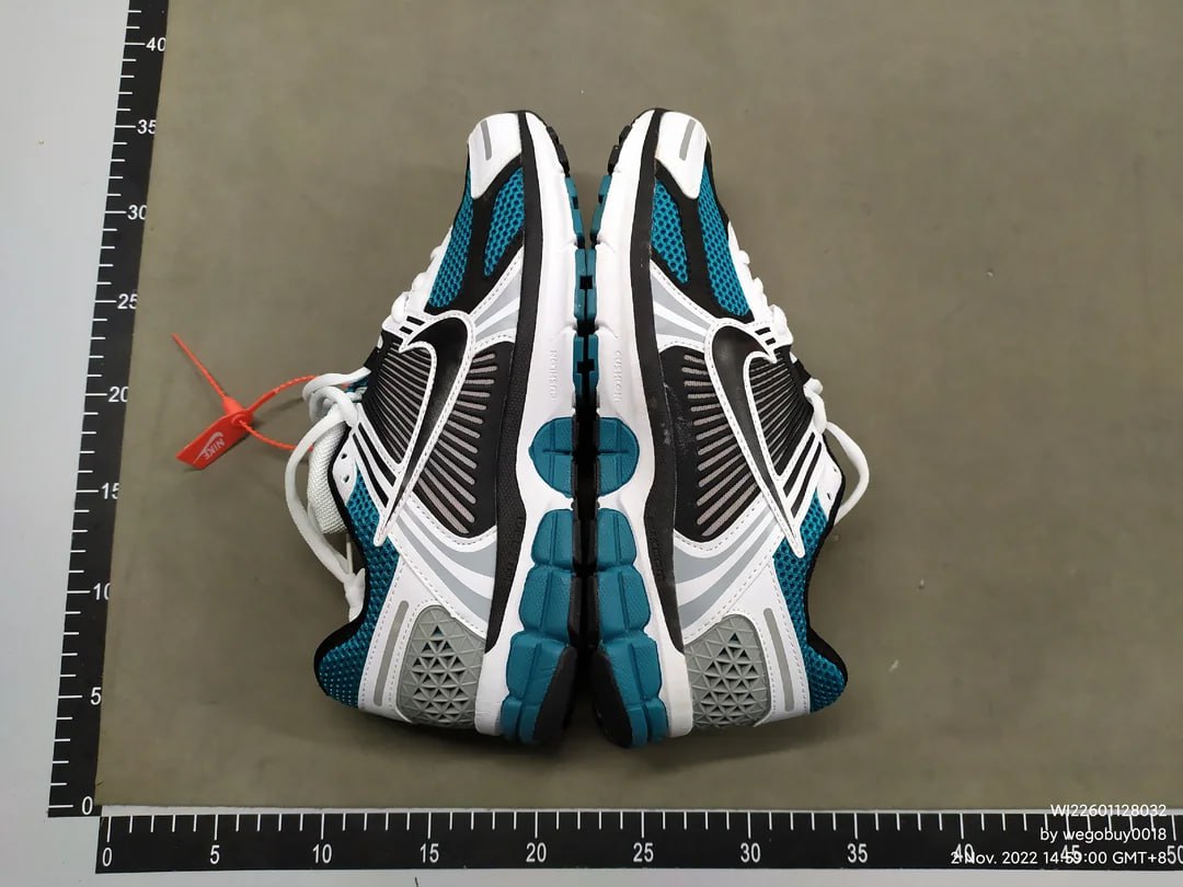  Nike Zoom Vomero 5 -2