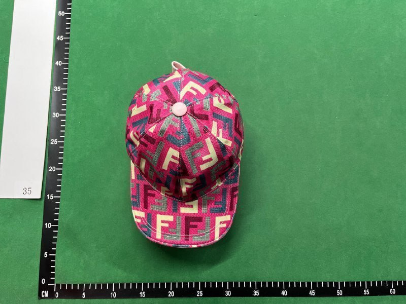 Fendi cap  (39 CP)  -2