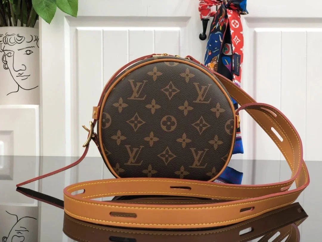 LV Messenger Bag (28 style TOP)  -3