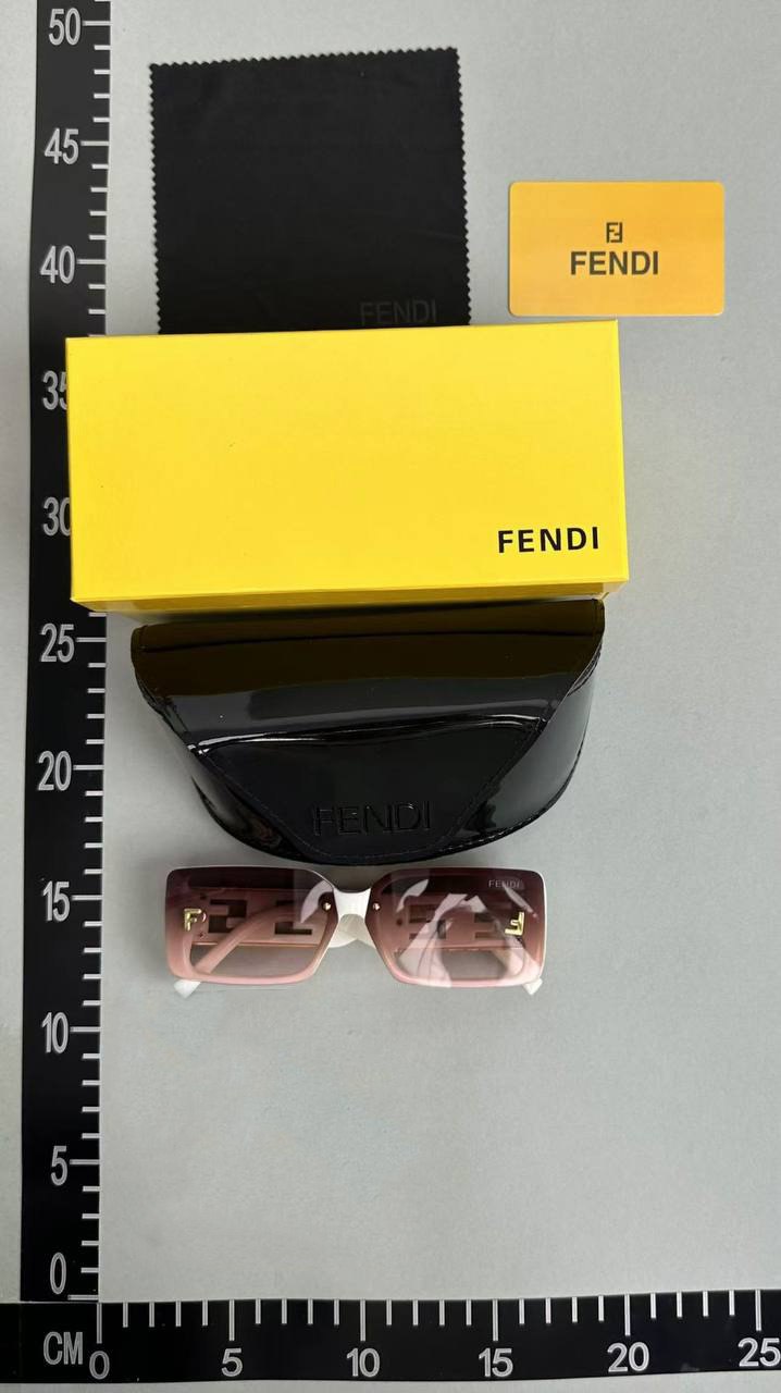 FENDI Sunglasses  -3