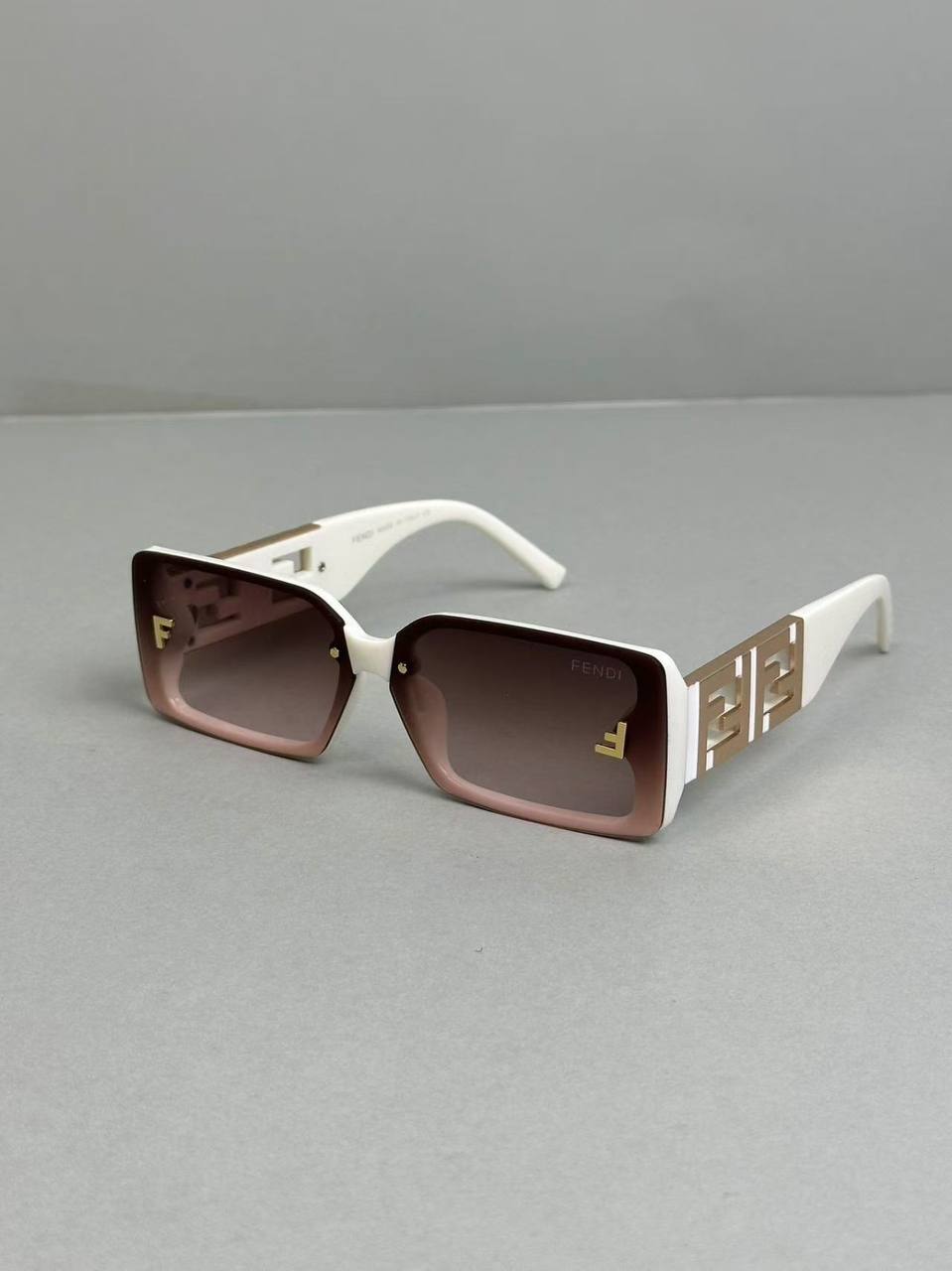 FENDI Sunglasses  -2