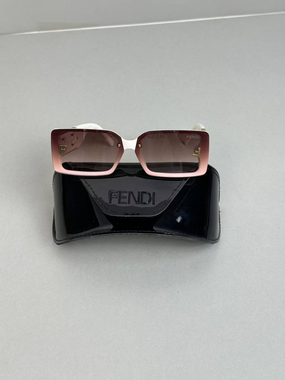 FENDI Sunglasses  -4