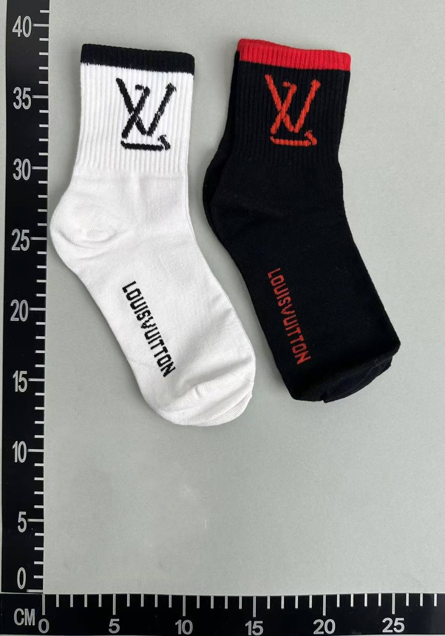 LOUIS VUITTON Socks  -4