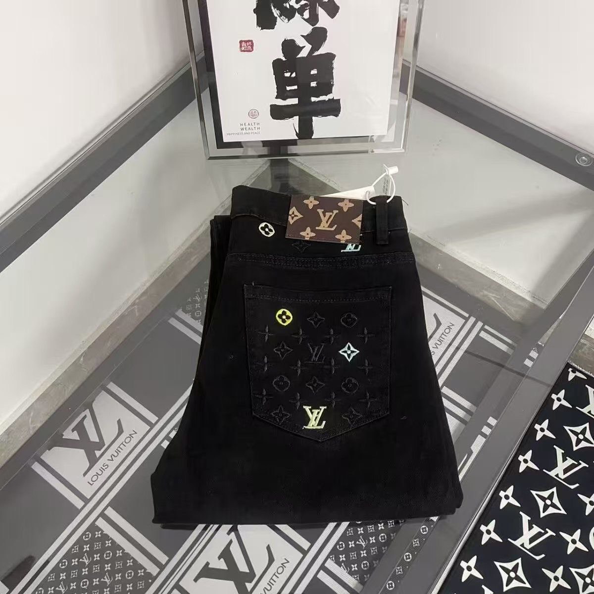 LV Golden Classic Jeans  -3