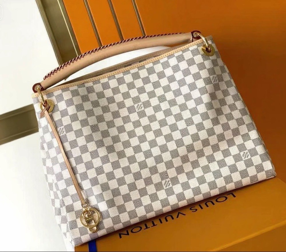 Louis Vuitton LV NFC genuine leather bag（40 style -4