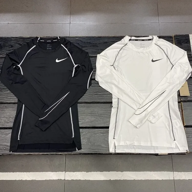 NIKE T-shirt