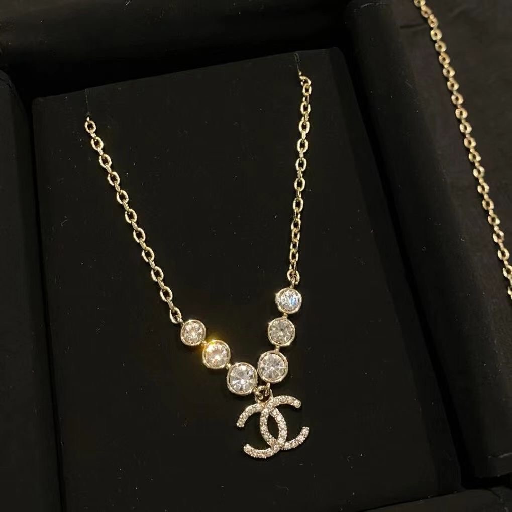 Chanel CC Logo Crystal Pendant Necklace -3