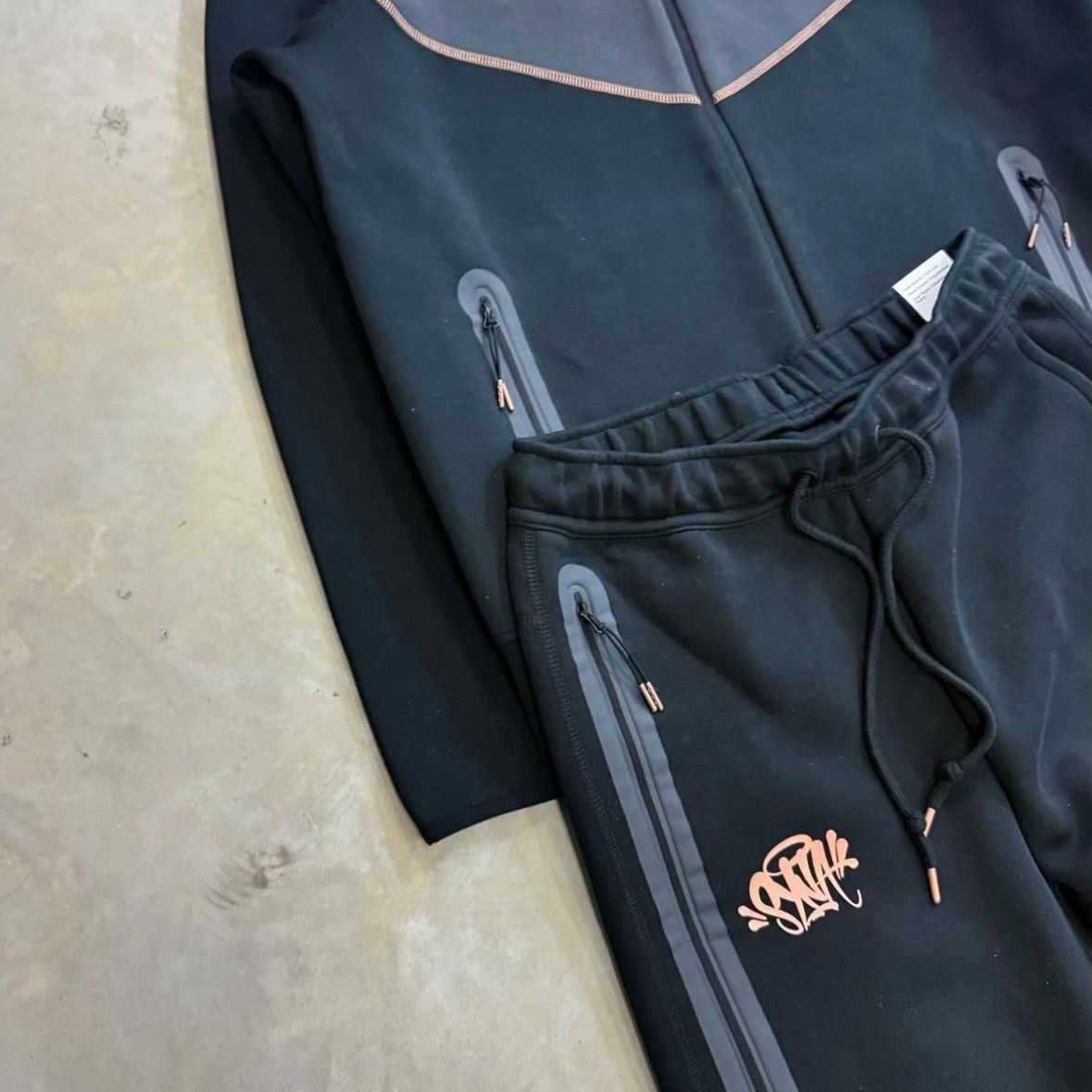 Nike B22 Hoodie and Pants Set -3