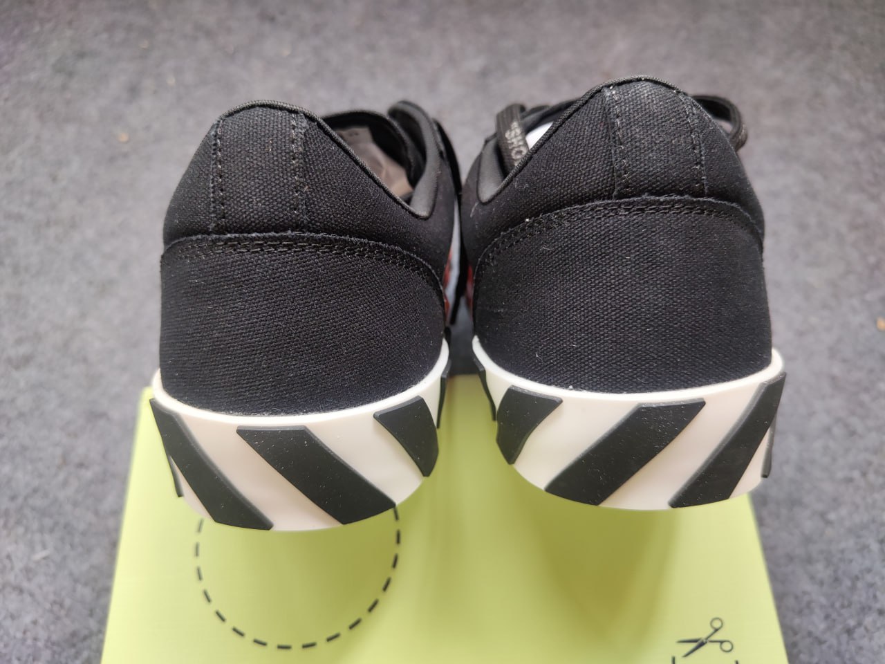Off-White Low Top Sneakers [12 styles] -3