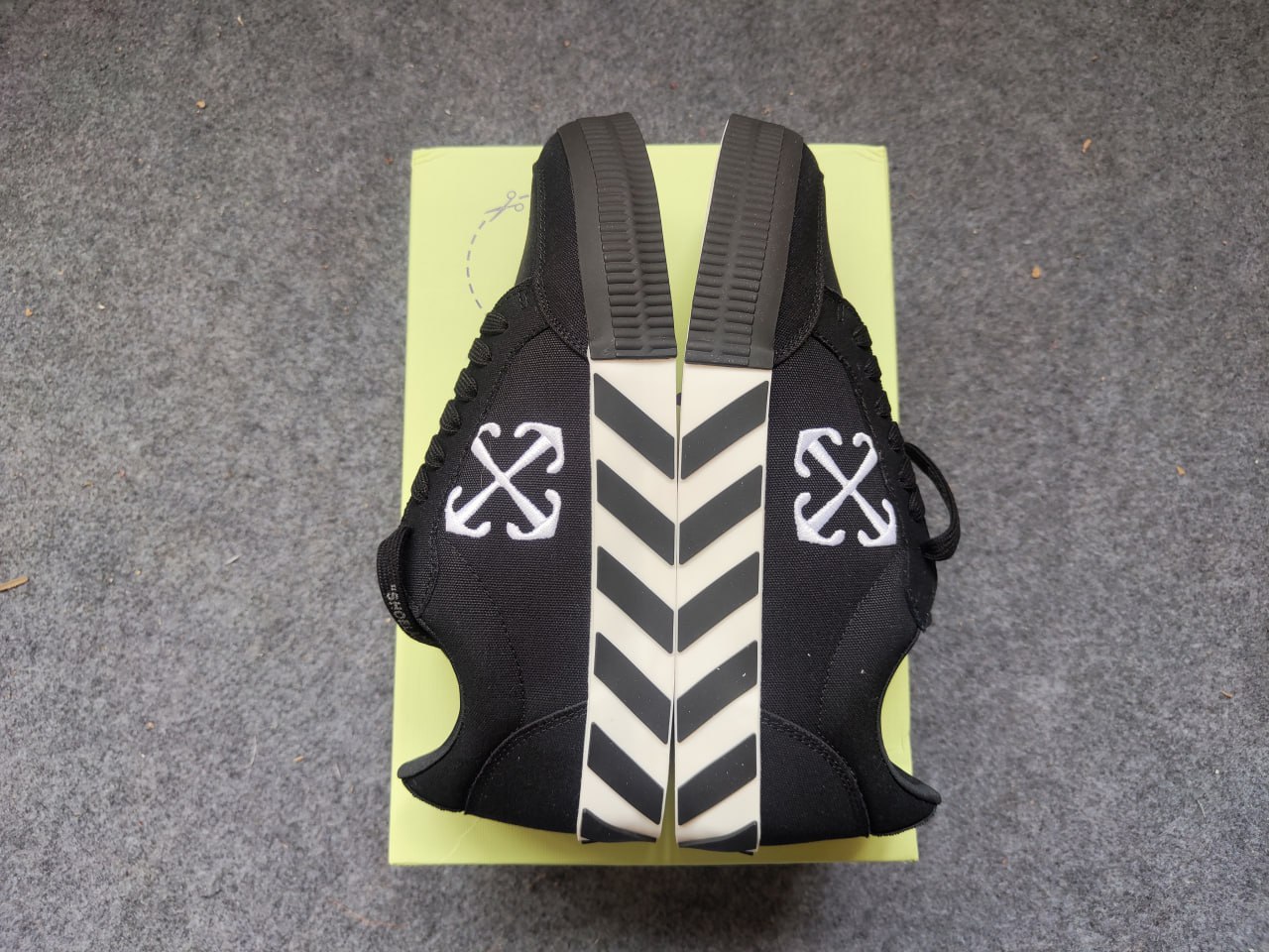 Off-White Low Top Sneakers [12 styles] -2