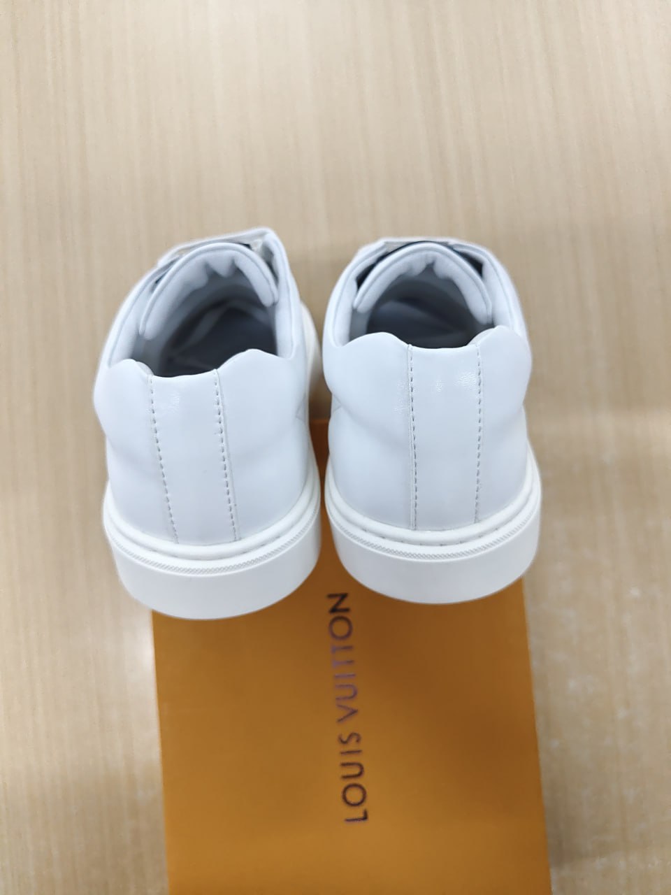 Louis Vuitton Low-Top Sneakers [7 styles] -3
