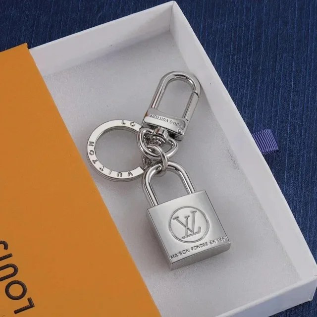 LOUIS VUITTON Lock Keychain [2 styles] -2