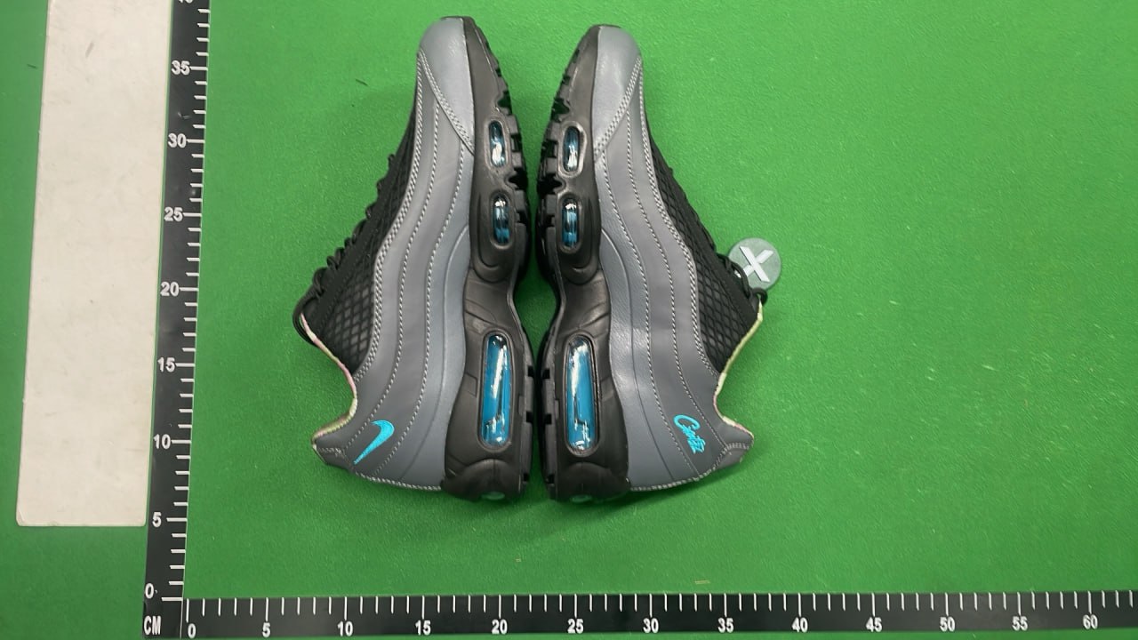Nike x Corteiz Sneakers  -3