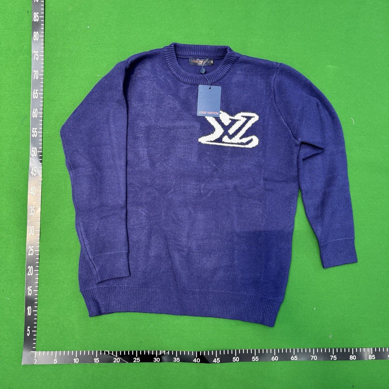  LV sweater  -3