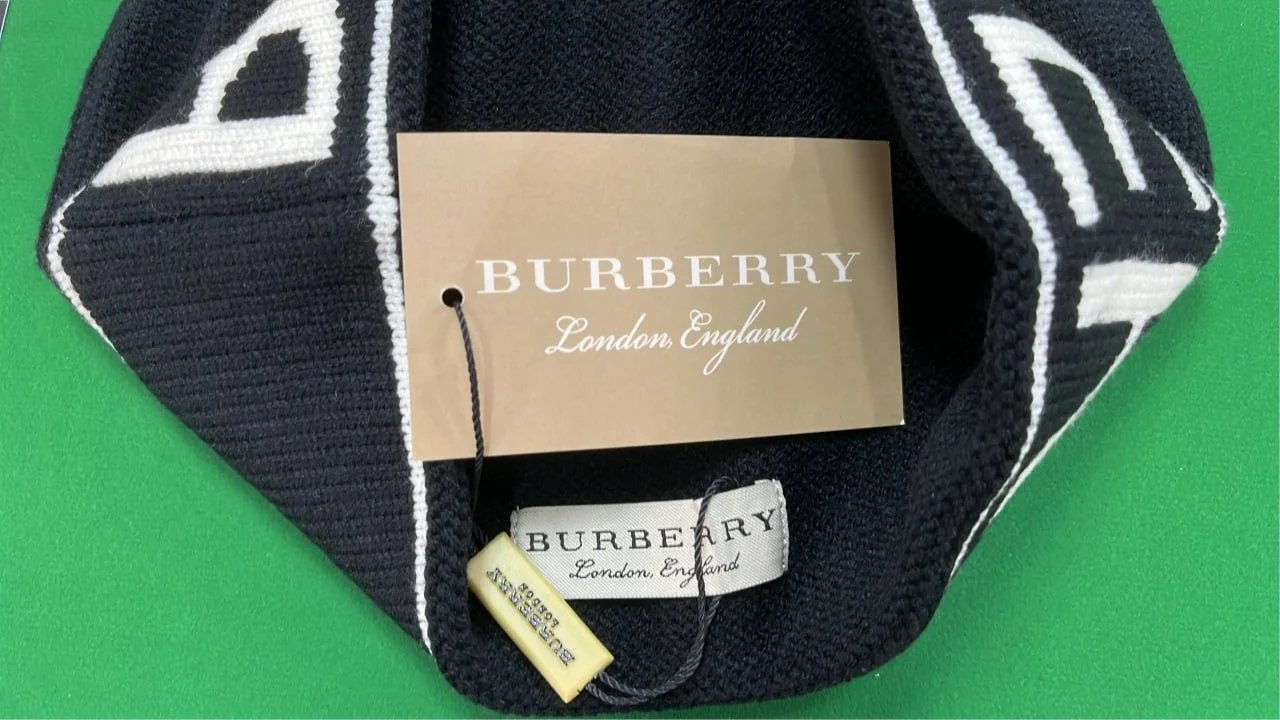  Burberry Beanie -4