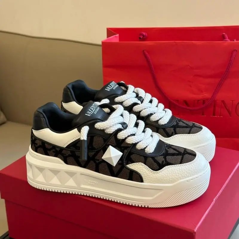 VALENTINO ONE STUD -2