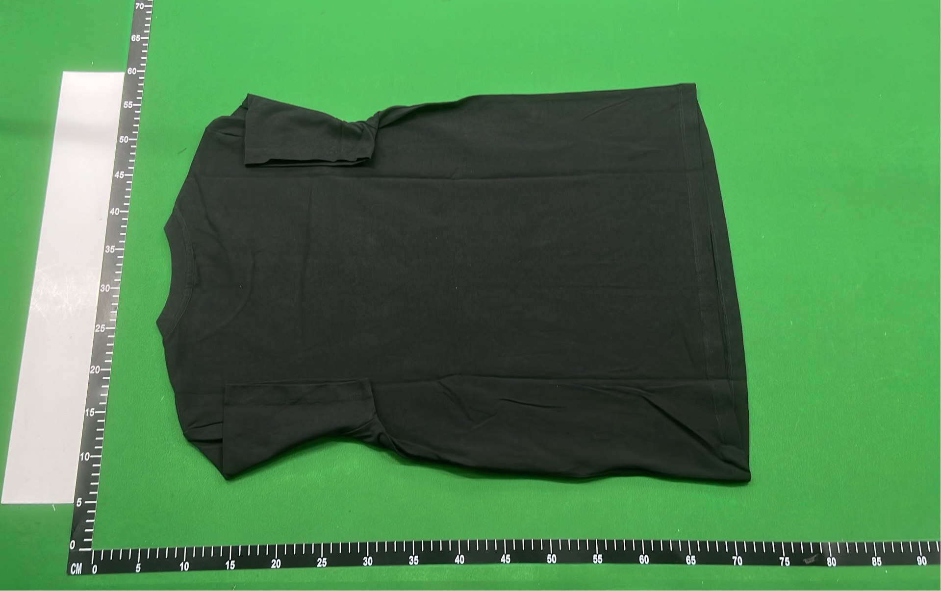FashionTrend Men's Graphic T-Shirt with Unique Print Design -3
