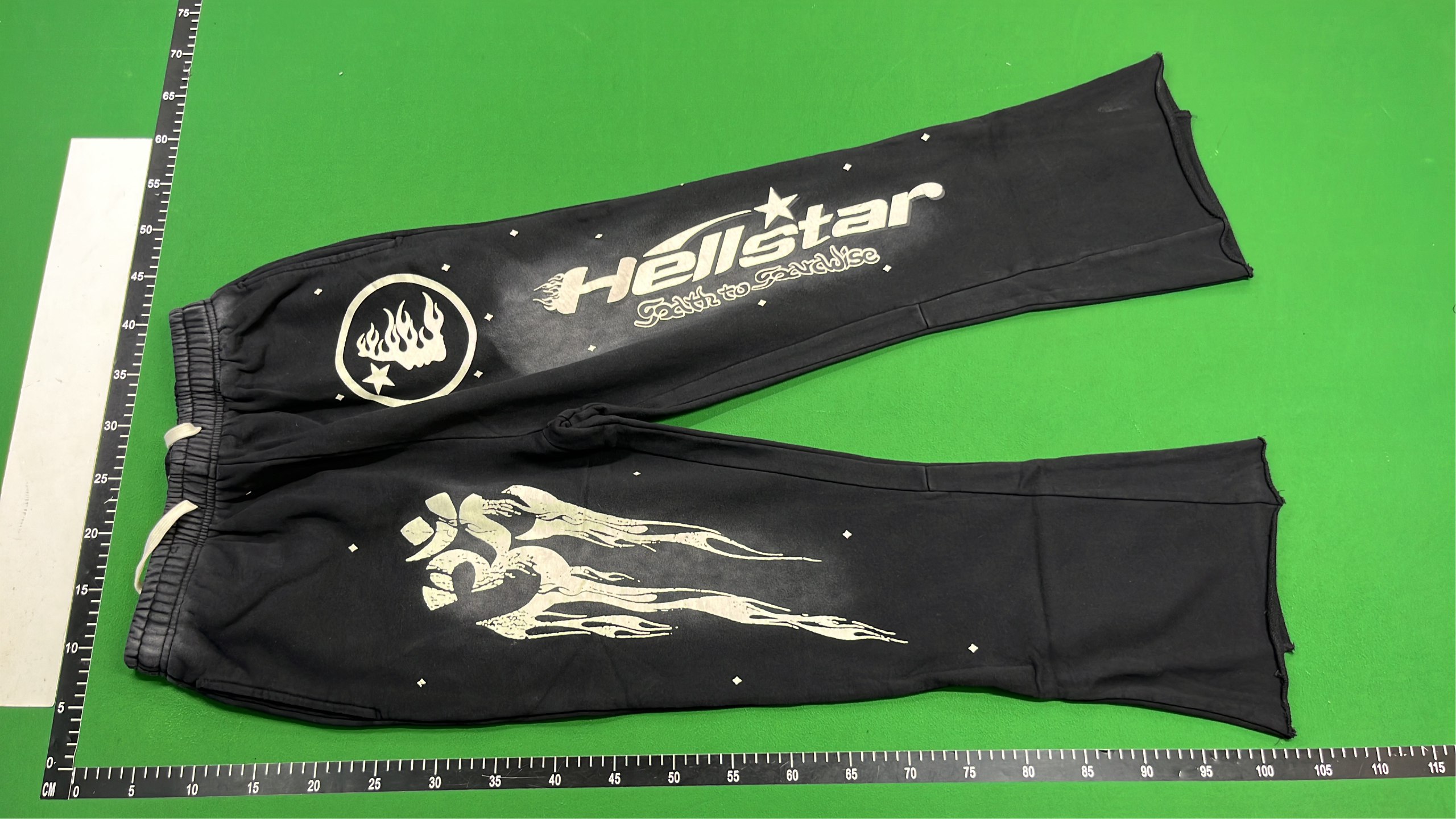 Hellstar Hoodie and Sweatpants Set - Stylish and Comfortable Tracksuit -2