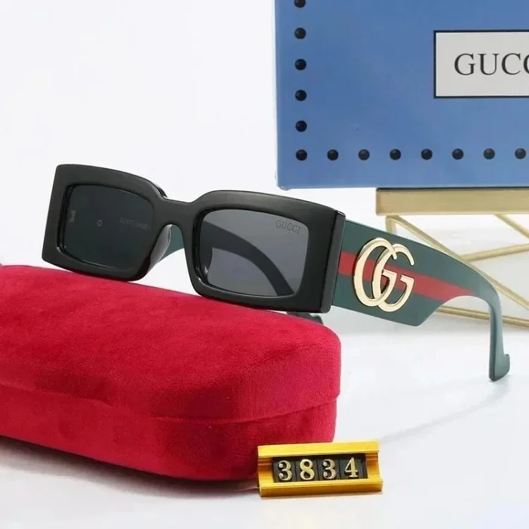 GUCCI GG Supreme Sunglasses [3