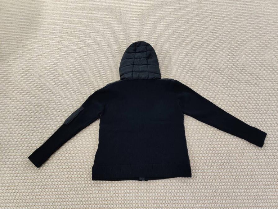 Men's Black Puffer Vest with Zipper Closure -3