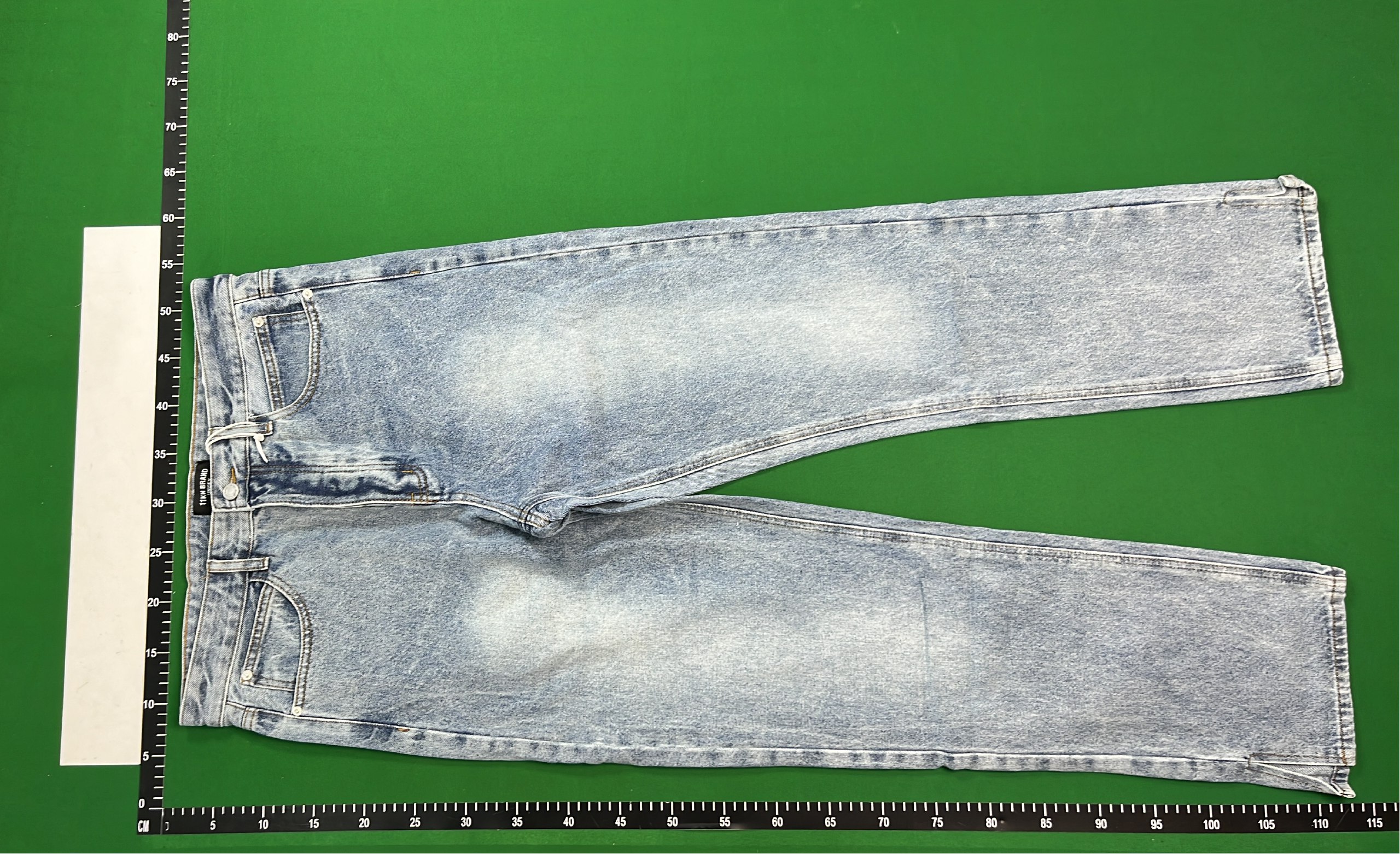  Levi's Classic Straight Fit Jeans - Light Wash Denim -4
