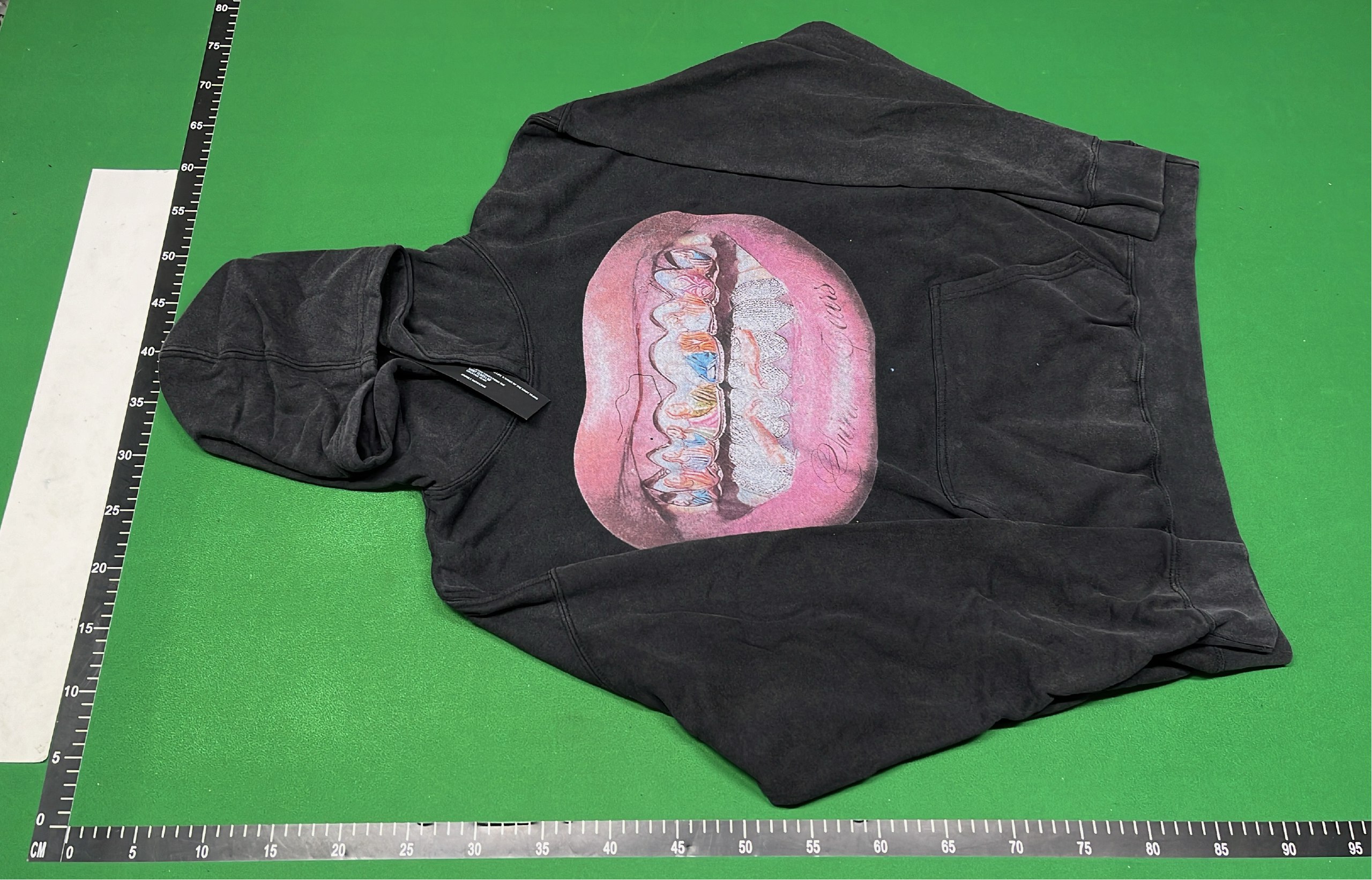 Lip Print Hoodie - Comfortable and Stylish Sweatshirt for Men and Women -4